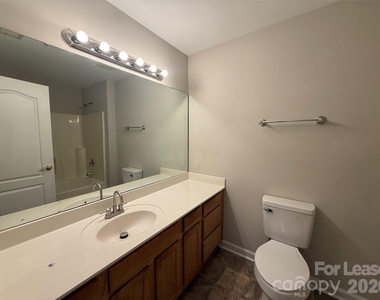 7333 Michaels Landing Drive - Photo Thumbnail 12