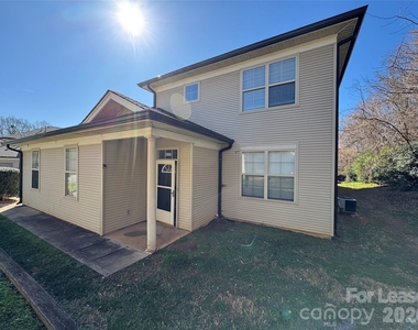 7333 Michaels Landing Drive - Photo Thumbnail 16
