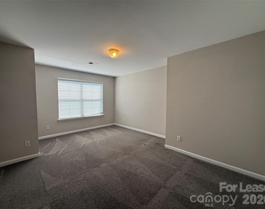 7333 Michaels Landing Drive - Photo Thumbnail 7