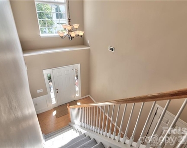 19243 Kanawha Drive - Photo Thumbnail 4