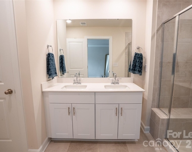 508 Tayberry Lane - Photo Thumbnail 6