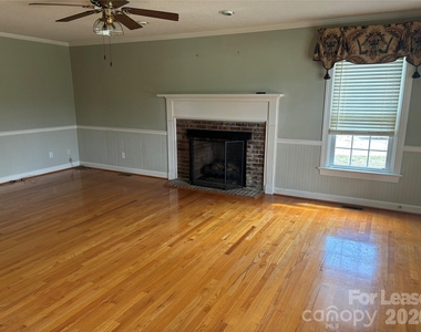 2417 Lynwood Drive - Photo Thumbnail 30