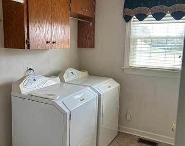 2417 Lynwood Drive - Photo Thumbnail 21
