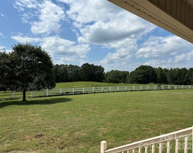 2417 Lynwood Drive - Photo Thumbnail 9
