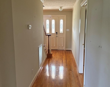 2417 Lynwood Drive - Photo Thumbnail 22