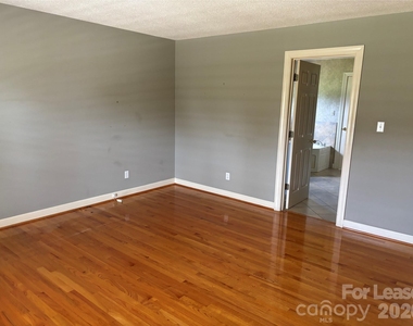 2417 Lynwood Drive - Photo Thumbnail 24