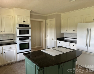2417 Lynwood Drive - Photo Thumbnail 13