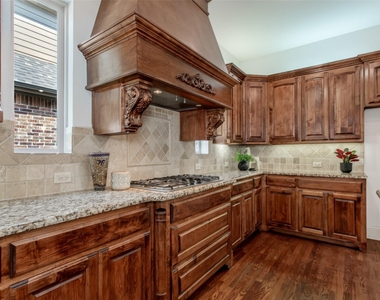 846 Deerfield Road - Photo Thumbnail 10