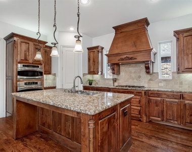 846 Deerfield Road - Photo Thumbnail 8