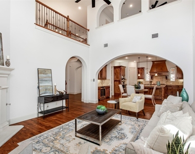 846 Deerfield Road - Photo Thumbnail 16