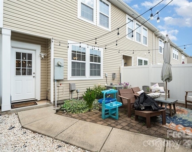 8245 Viewpoint Lane - Photo Thumbnail 1