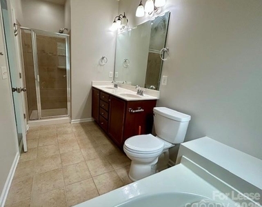 8245 Viewpoint Lane - Photo Thumbnail 17