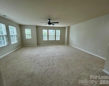 8245 Viewpoint Lane - Photo Thumbnail 19