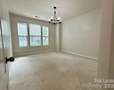 8245 Viewpoint Lane - Photo Thumbnail 14