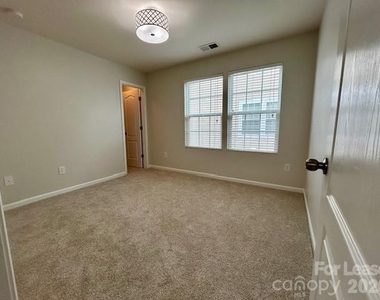 8245 Viewpoint Lane - Photo Thumbnail 24