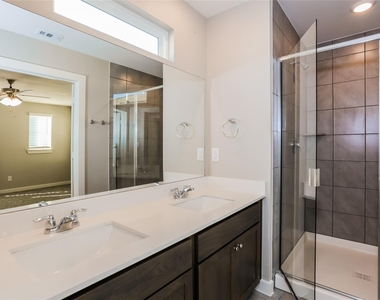 714 Lacewing Drive - Photo Thumbnail 9