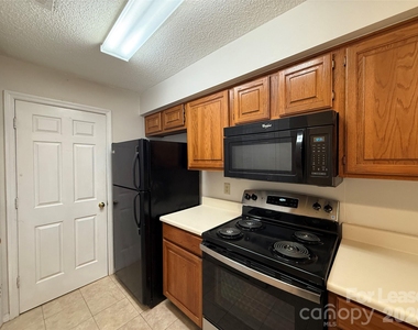18809 Nautical Drive - Photo Thumbnail 6