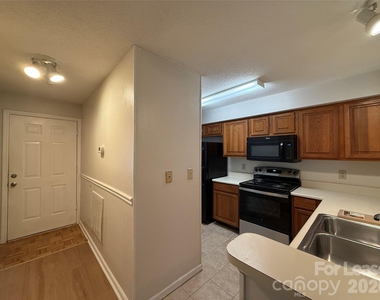 18809 Nautical Drive - Photo Thumbnail 4