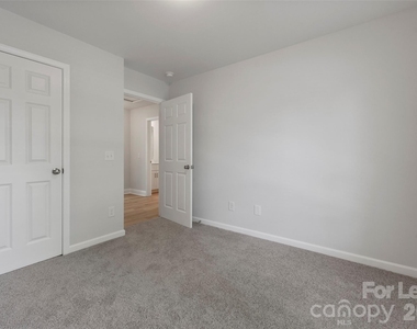 702 Park Avenue - Photo Thumbnail 20