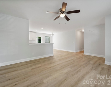 702 Park Avenue - Photo Thumbnail 4