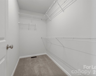 702 Park Avenue - Photo Thumbnail 15