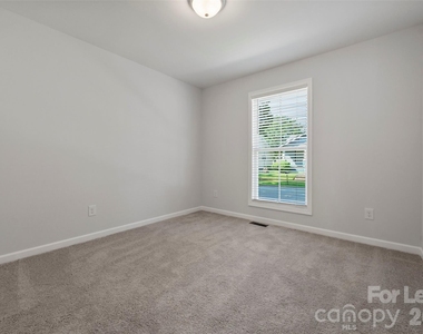 702 Park Avenue - Photo Thumbnail 17
