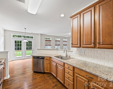 9736 Springholm Drive - Photo Thumbnail 10