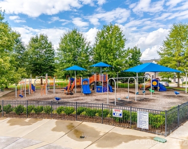 9736 Springholm Drive - Photo Thumbnail 33