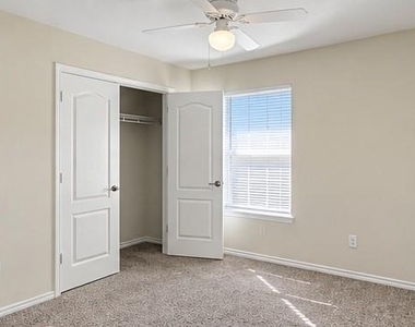 703 Parkplace Ridge - Photo Thumbnail 8