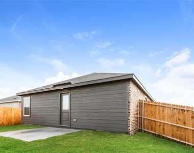 1321 Buckaroo Boulevard - Photo Thumbnail 12