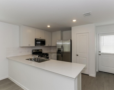 1321 Buckaroo Boulevard - Photo Thumbnail 4