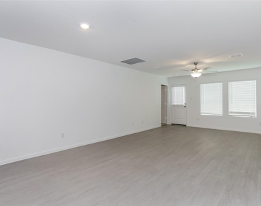 15209 Rangeland Road - Photo Thumbnail 9