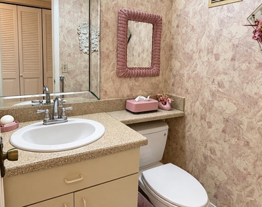 2154 Cambridge G - Photo Thumbnail 6