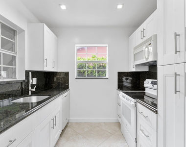5015 S Olive Avenue - Photo Thumbnail 11