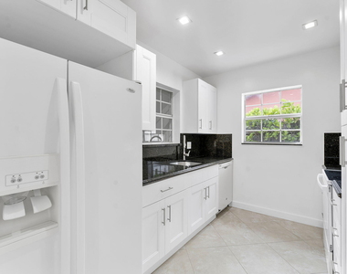 5015 S Olive Avenue - Photo Thumbnail 10