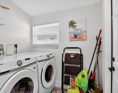 108 Se 11th Avenue - Photo Thumbnail 26