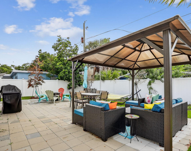 108 Se 11th Avenue - Photo Thumbnail 38