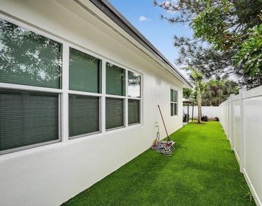 108 Se 11th Avenue - Photo Thumbnail 30