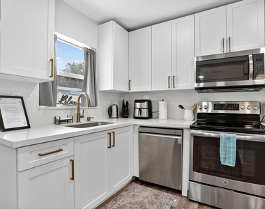 108 Se 11th Avenue - Photo Thumbnail 8