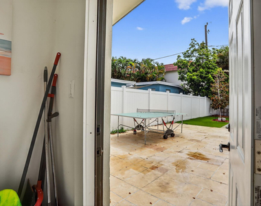 108 Se 11th Avenue - Photo Thumbnail 27