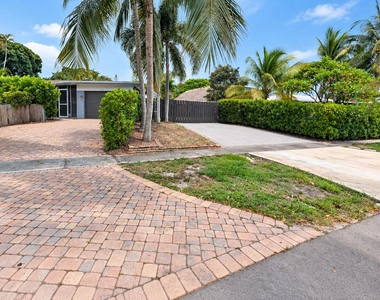 425 Ne 20th Street - Photo Thumbnail 14