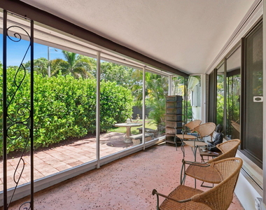 425 Ne 20th Street - Photo Thumbnail 30