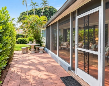 425 Ne 20th Street - Photo Thumbnail 1