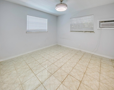 216 S Ocean Breeze - Photo Thumbnail 15