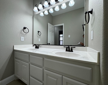 1481 Kirkwood Lane - Photo Thumbnail 10