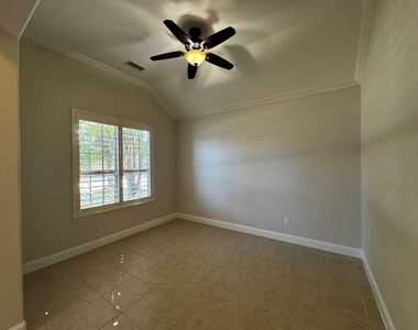 1481 Kirkwood Lane - Photo Thumbnail 2
