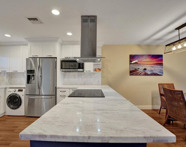 2829 Ne 33rd Court - Photo Thumbnail 2