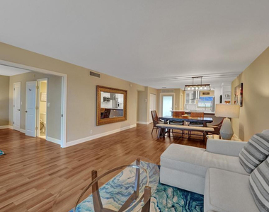 2829 Ne 33rd Court - Photo Thumbnail 10