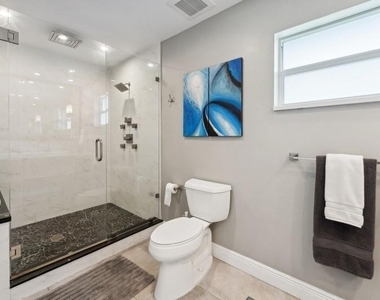 13 Little Harbor Way - Photo Thumbnail 18