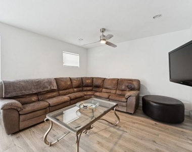 13 Little Harbor Way - Photo Thumbnail 15